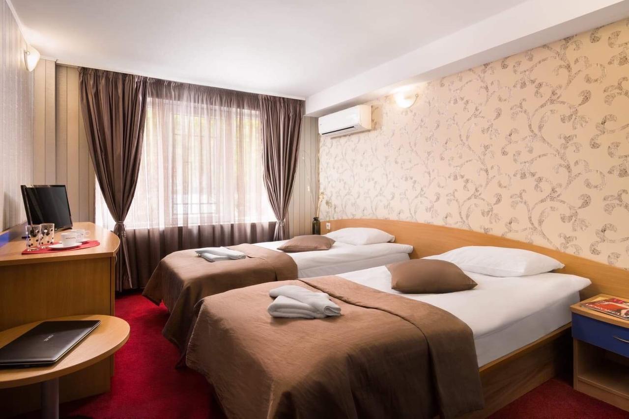 Point Hotel 2*